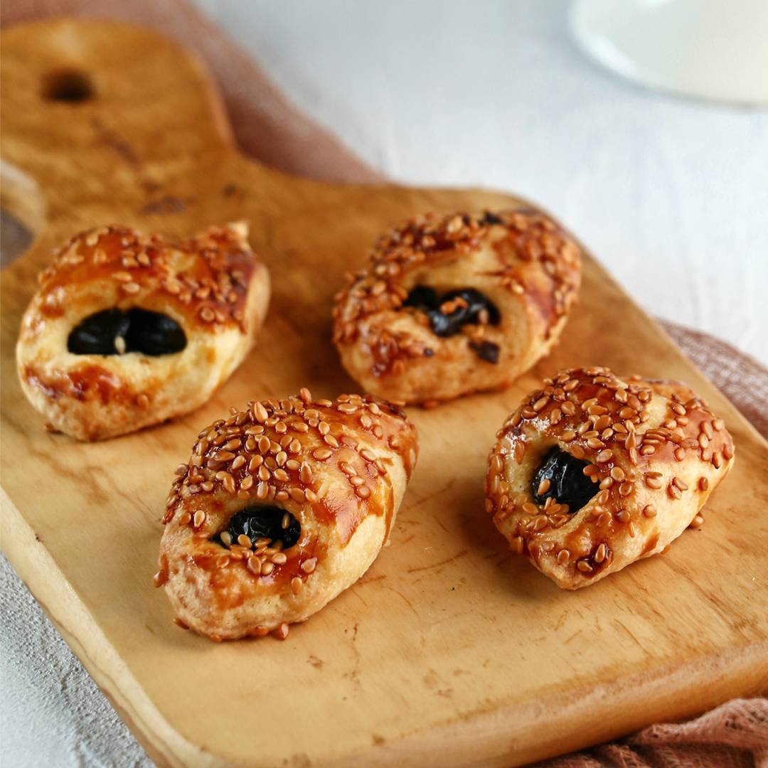 SİYAH ZEYTİNLİ BÖREK TAS