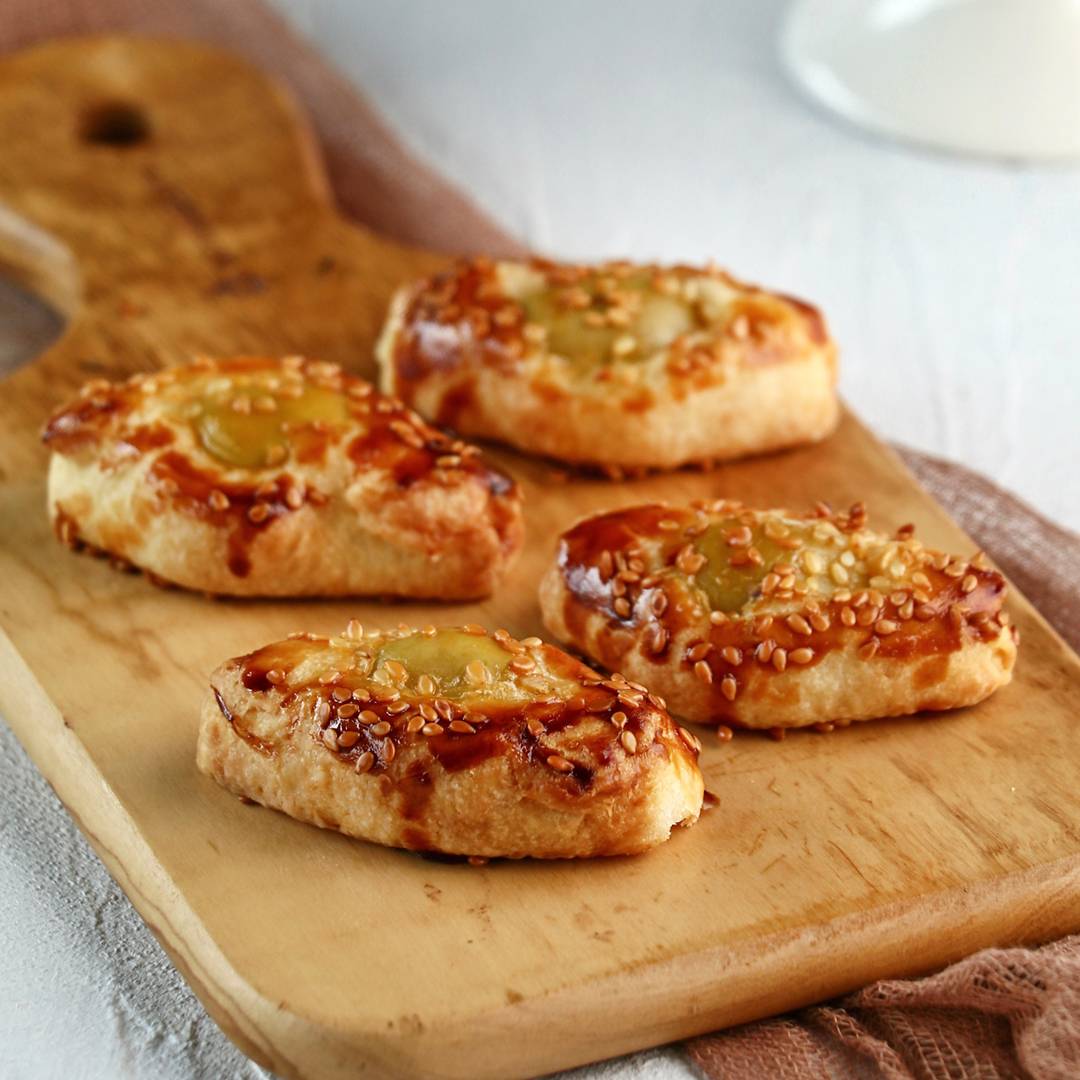 YEŞİL ZEYTİNLİ BÖREK TAS