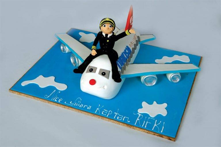 Uçaklı Pilot Pasta Yağcıoğlu Pastaneleri