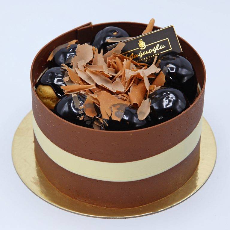 Profiterollü Pasta Yağcıoğlu Pastaneleri